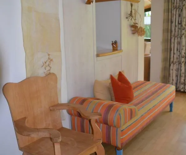 Petra Maria Soelle - Sehr Privat Tatil Evi Presseggersee